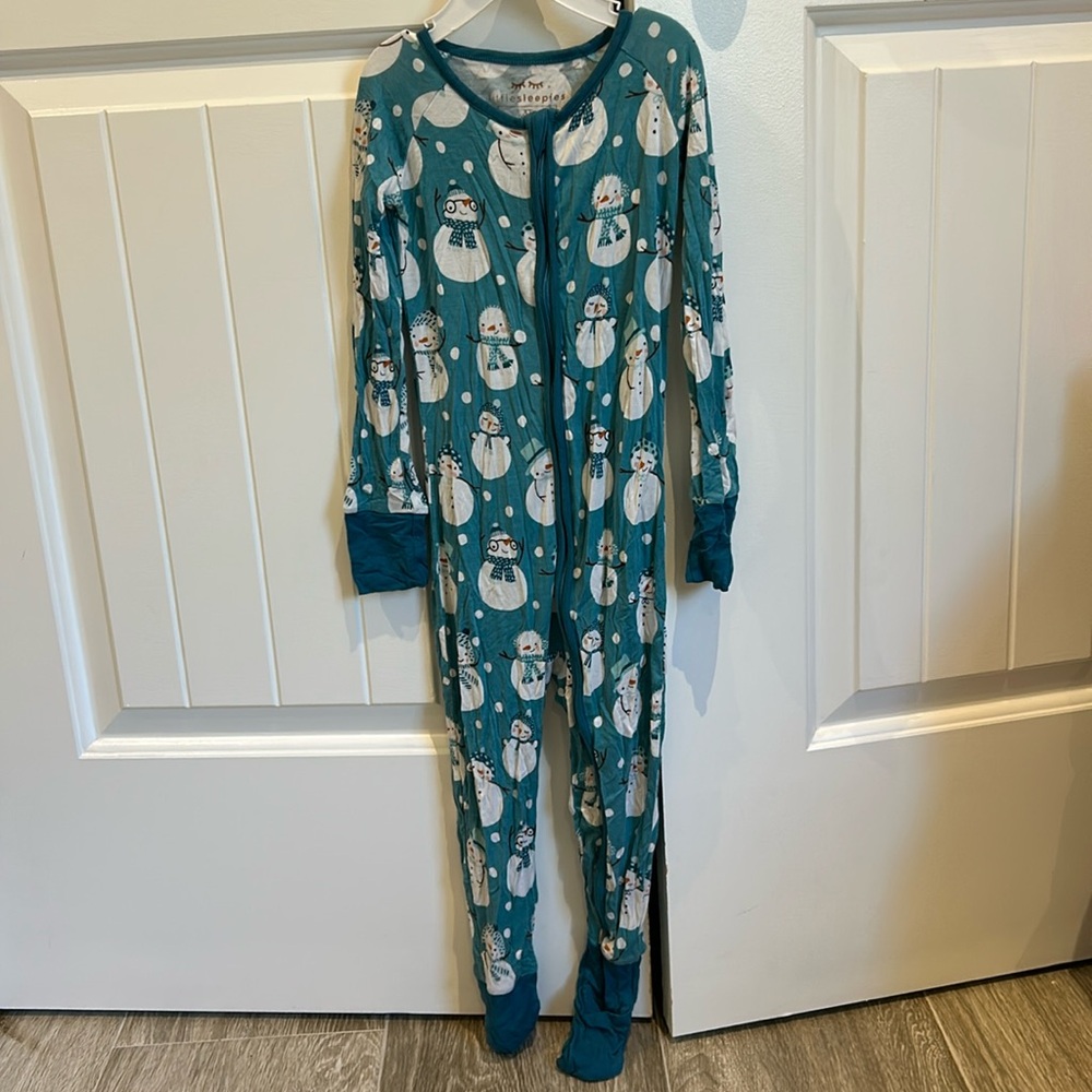 Little sleepies snowman pjs